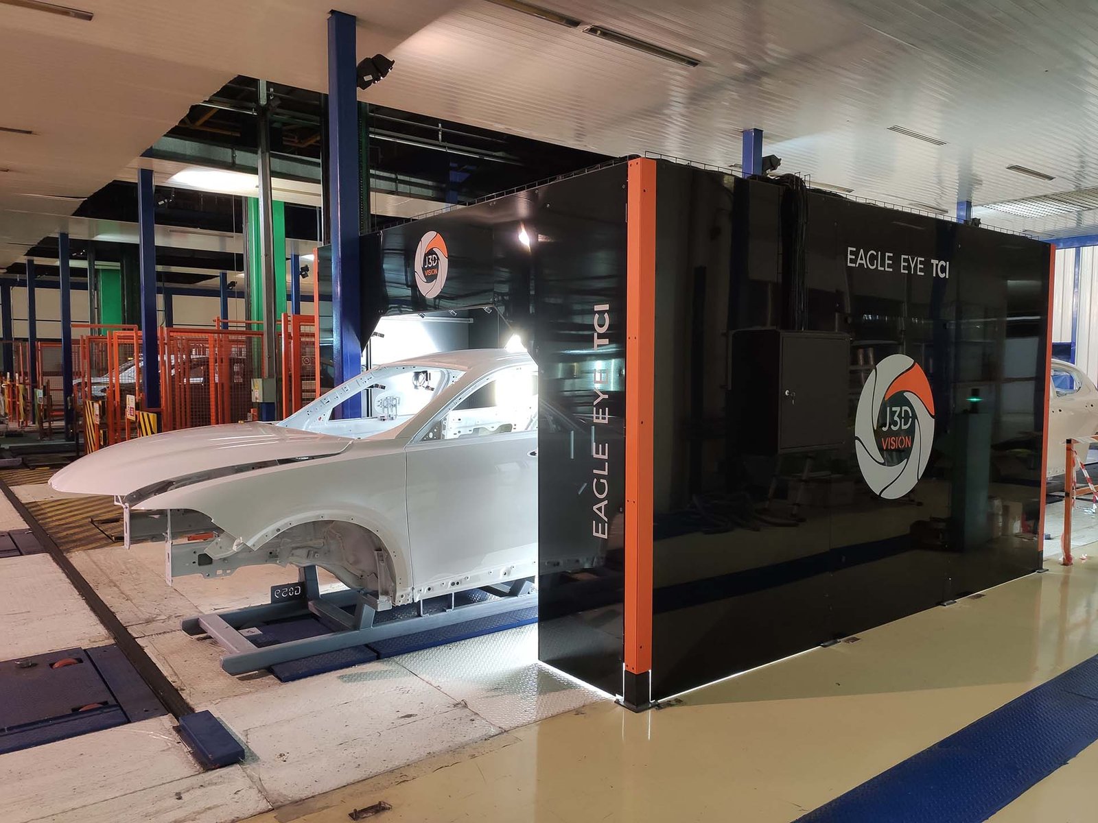 Carrocería de coche inspeccionada por eagle eye TCI