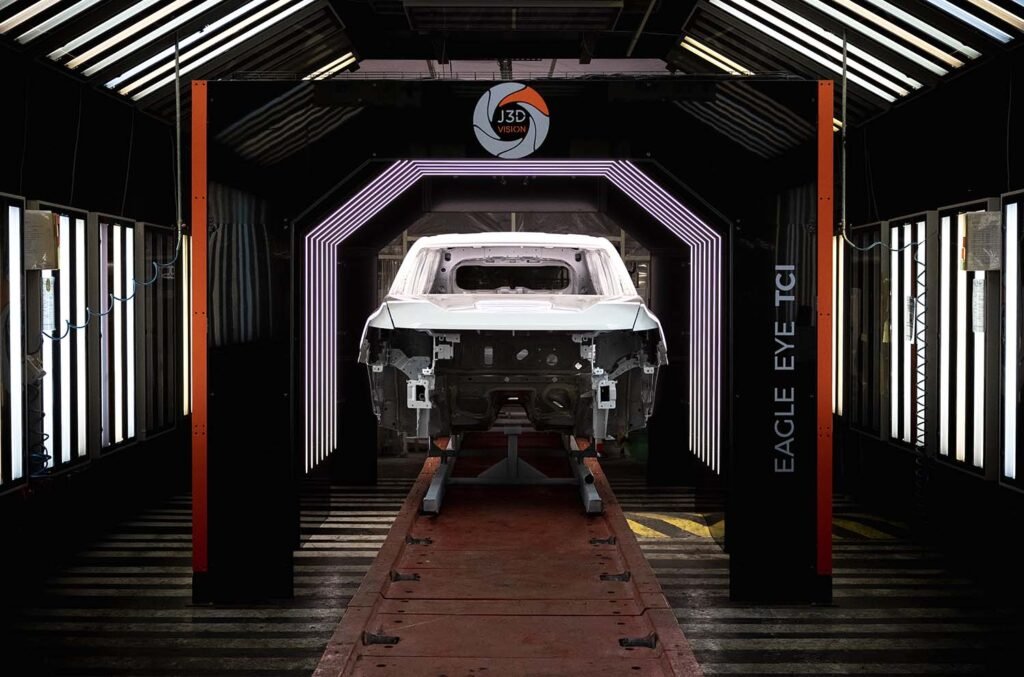 Carrocería de coche inspeccionada automáticamente con visión artificial 3D
